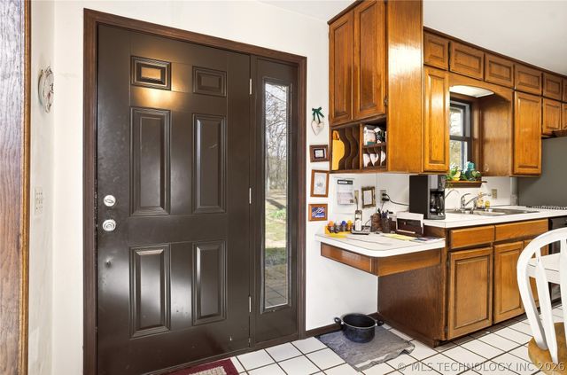 1022 W Young Avenue, Stilwell, OK 74960