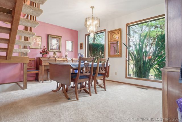 1022 W Young Avenue, Stilwell, OK 74960