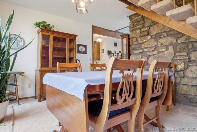 1022 W Young Avenue, Stilwell, OK 74960