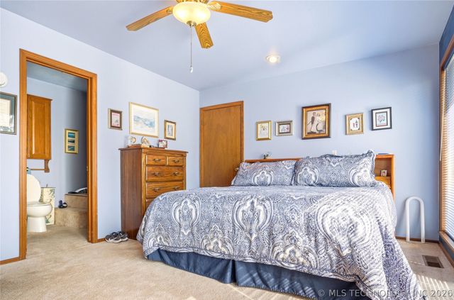 1022 W Young Avenue, Stilwell, OK 74960