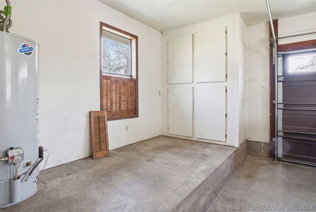 1022 W Young Avenue, Stilwell, OK 74960