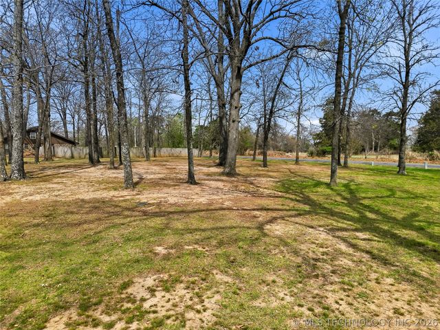 1022 W Young Avenue, Stilwell, OK 74960