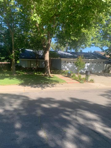 7451 W Desertwind Way, Sacramento, CA 95831