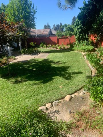 7451 W Desertwind Way, Sacramento, CA 95831