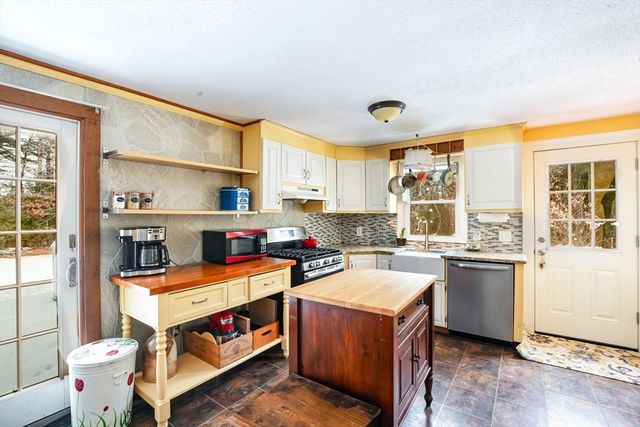 46 Service Rd, Sandwich, MA 02537