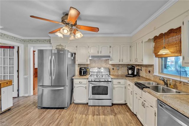 1103 Northmoor CT, Chesapeake, VA 23322