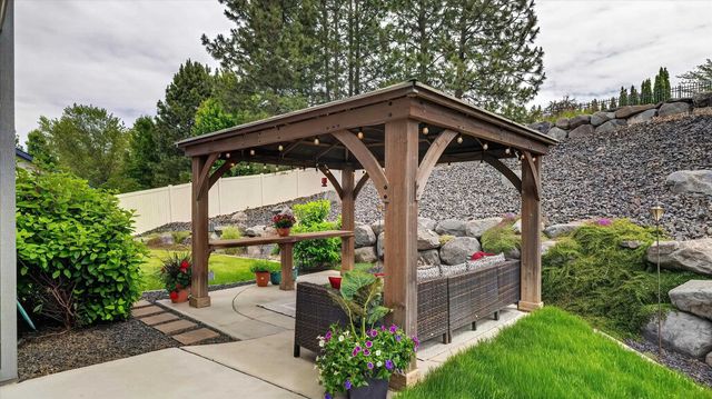 9110 N Seminole St, Spokane, WA 99208