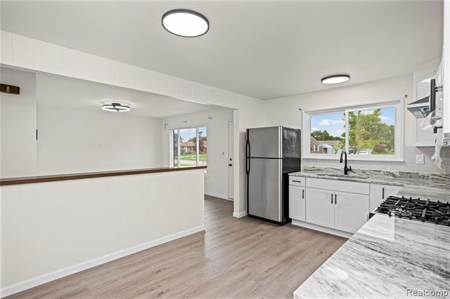 32804 Norwood Drive, Warren, MI 48092