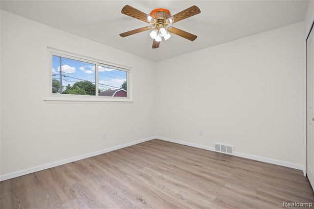 32804 Norwood Drive, Warren, MI 48092