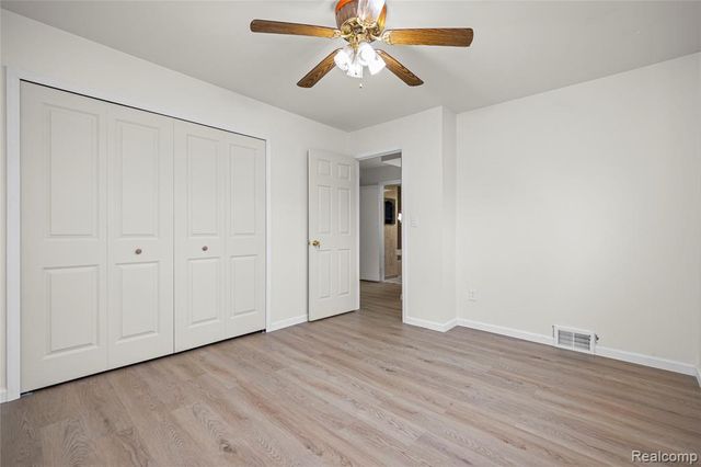 32804 Norwood Drive, Warren, MI 48092