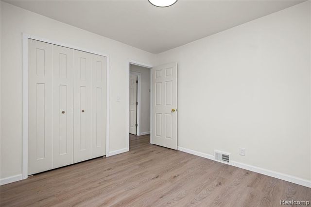 32804 Norwood Drive, Warren, MI 48092