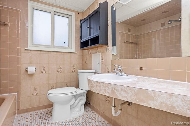 32804 Norwood Drive, Warren, MI 48092
