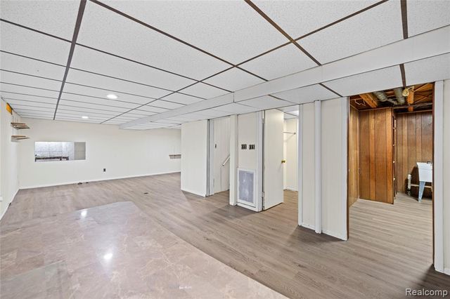 32804 Norwood Drive, Warren, MI 48092
