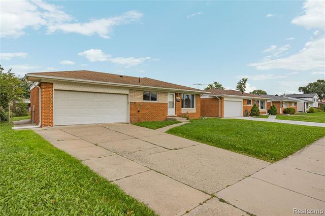 32804 Norwood Drive, Warren, MI 48092