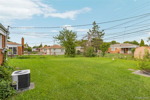 32804 Norwood Drive, Warren, MI 48092