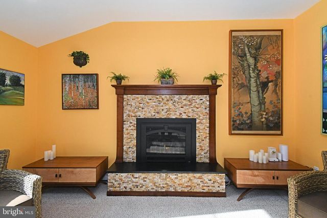 555 SARATOGA RD, King Of Prussia, PA 19406