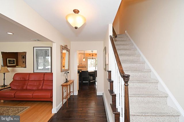 555 SARATOGA RD, King Of Prussia, PA 19406