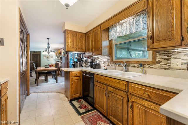 1649 Harmony Lane SW, North Canton, OH 44709
