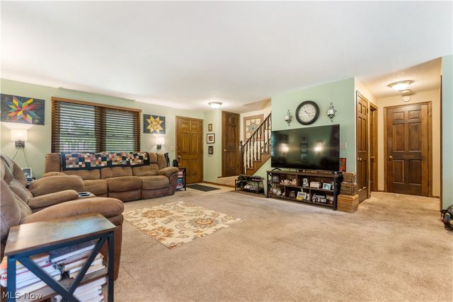 1649 Harmony Lane SW, North Canton, OH 44709