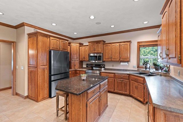 2159 MOONLIGHT COURT, Menasha, WI 54952