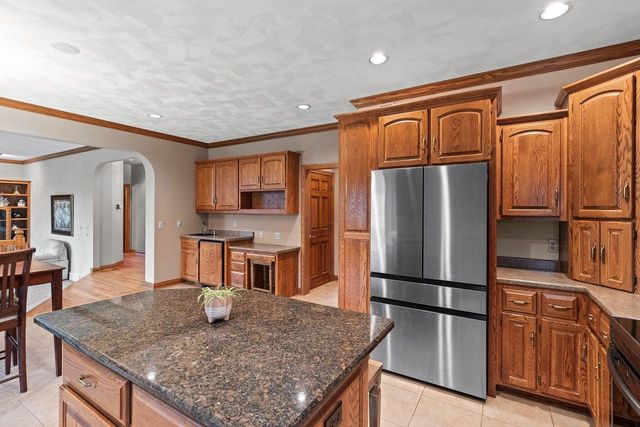 2159 MOONLIGHT COURT, Menasha, WI 54952