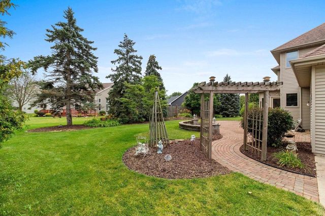 2159 MOONLIGHT COURT, Menasha, WI 54952