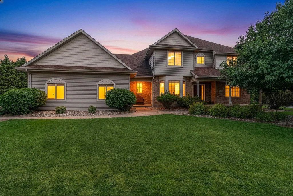 2159 MOONLIGHT COURT, Menasha, WI 54952
