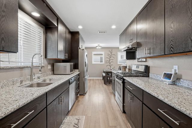 242 Martha St, Manteca, CA 95337