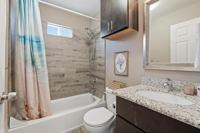 242 Martha St, Manteca, CA 95337