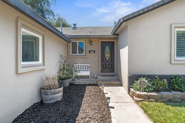 242 Martha St, Manteca, CA 95337