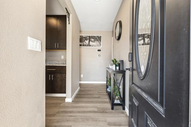 242 Martha St, Manteca, CA 95337