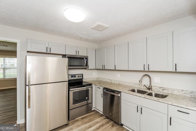 4336 Hillview Drive, Acworth, GA 30101