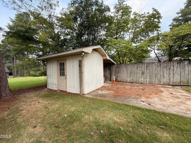 803 W Morris Circle, Dunn, NC 28334