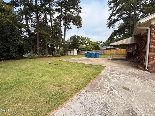 803 W Morris Circle, Dunn, NC 28334
