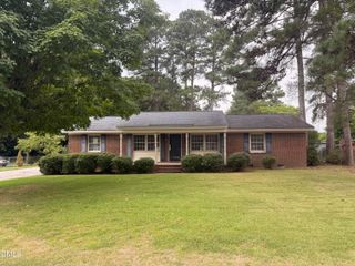 803 W Morris Circle, Dunn, NC 28334