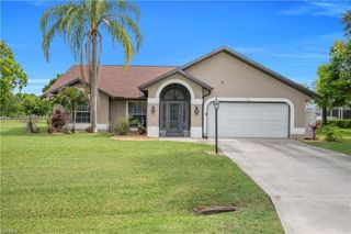 538 Whispering Wind Bend, Lehigh Acres, FL 33974