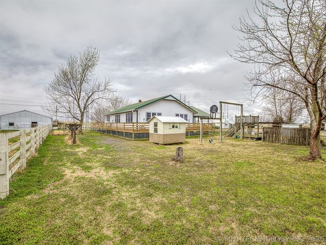 13241 S 429 Road, Chouteau, OK 74337