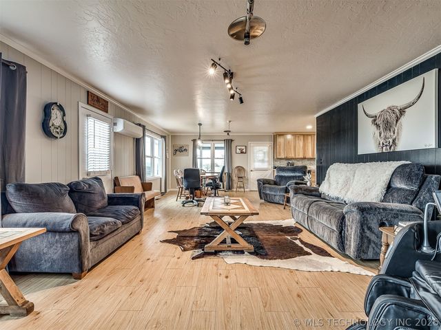 13241 S 429 Road, Chouteau, OK 74337