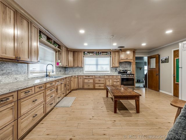 13241 S 429 Road, Chouteau, OK 74337