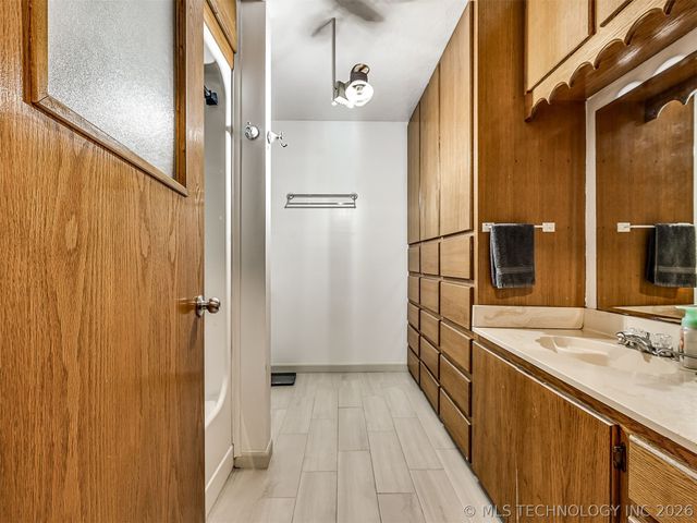 13241 S 429 Road, Chouteau, OK 74337