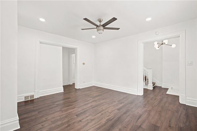 404 Valley Ave, Wall Boro, PA 15148