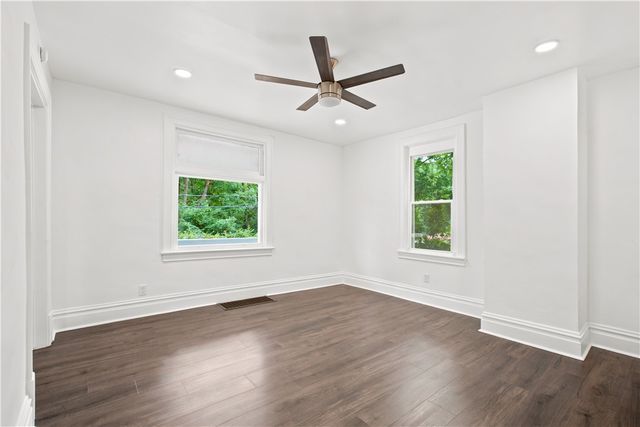 404 Valley Ave, Wall Boro, PA 15148