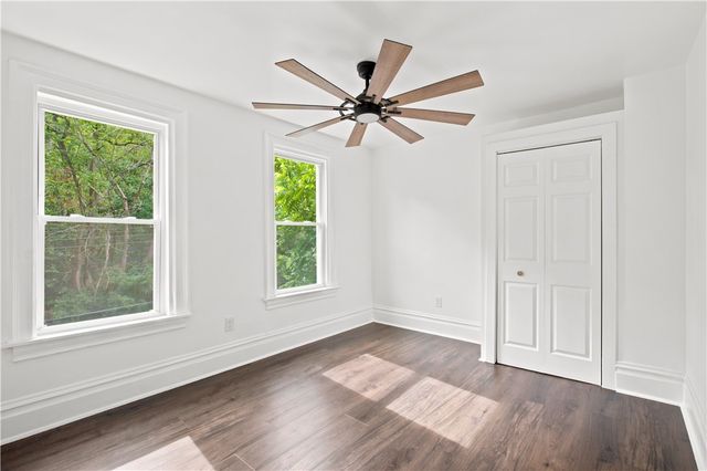 404 Valley Ave, Wall Boro, PA 15148