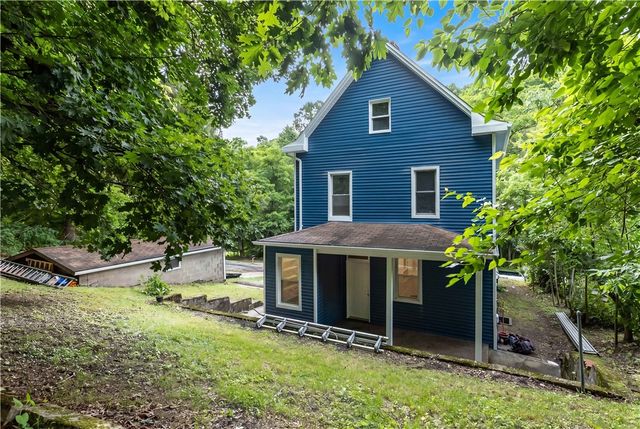 404 Valley Ave, Wall Boro, PA 15148