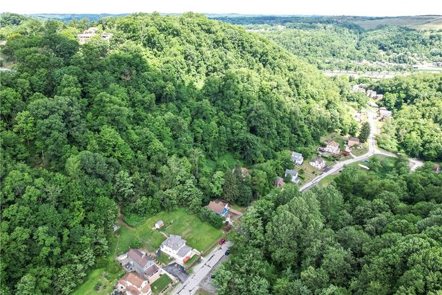 404 Valley Ave, Wall Boro, PA 15148