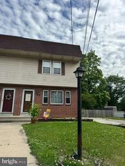 27 S WOODLAND AVE, Glenolden, PA 19036