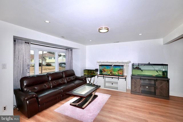 9947 MONTOUR ST, Philadelphia, PA 19115