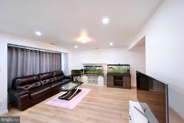 9947 MONTOUR ST, Philadelphia, PA 19115