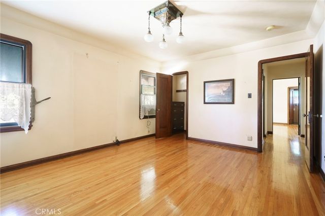 6130 Whitsett Ave, North Hollywood, CA 91606