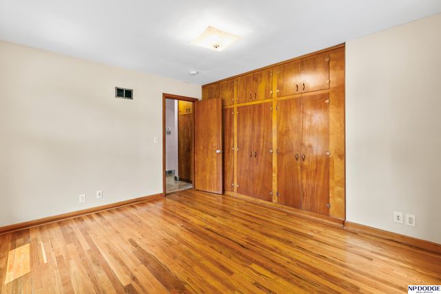 2126 S 38 Street, Omaha, NE 68105